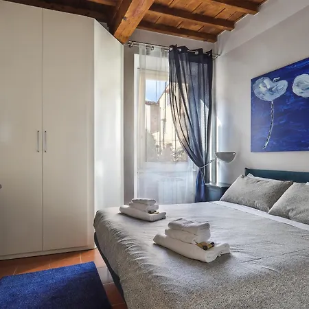 Apartment In The Window- Unique View